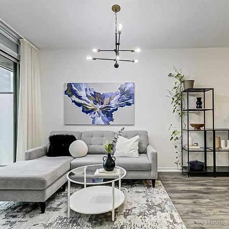 Prime Location - Stunning 2-Bdrm Condo Toronto Buitenkant foto