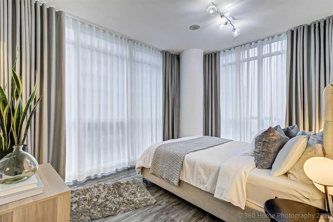 Prime Location - Stunning 2-Bdrm Condo Toronto Buitenkant foto