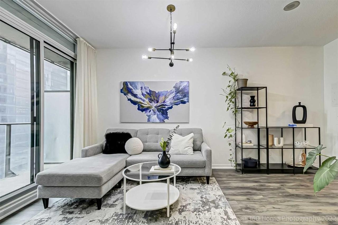 Prime Location - Stunning 2-Bdrm Condo Toronto Buitenkant foto